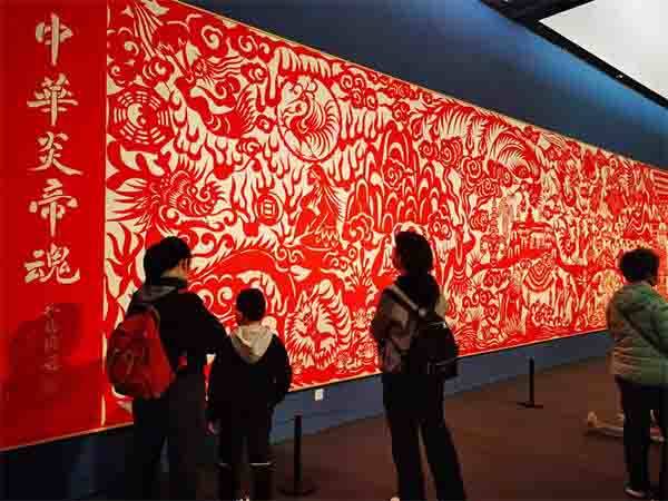 “大道至剪——张永忠剪纸艺术作品展”在中国美术馆启幕