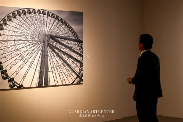 人民艺术 |  嘉德艺术中心“镜像的彼岸：意大利当代艺术展”启幕 