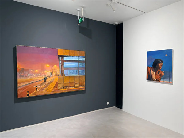 人民艺术 |  “陆亮：潜行”在诚品画廊北京开幕，用光影呈现现实的真实