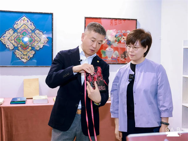 人民艺术 |  第五届嘉德国际艺术图书展暨文创嘉年华启幕